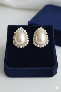 ET001 (MSJ) pearls earing tops